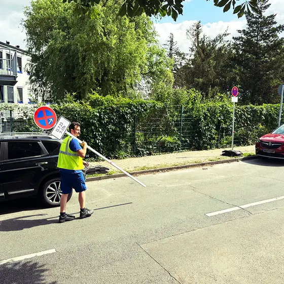Halteverbotszone in München wird aufgebaut